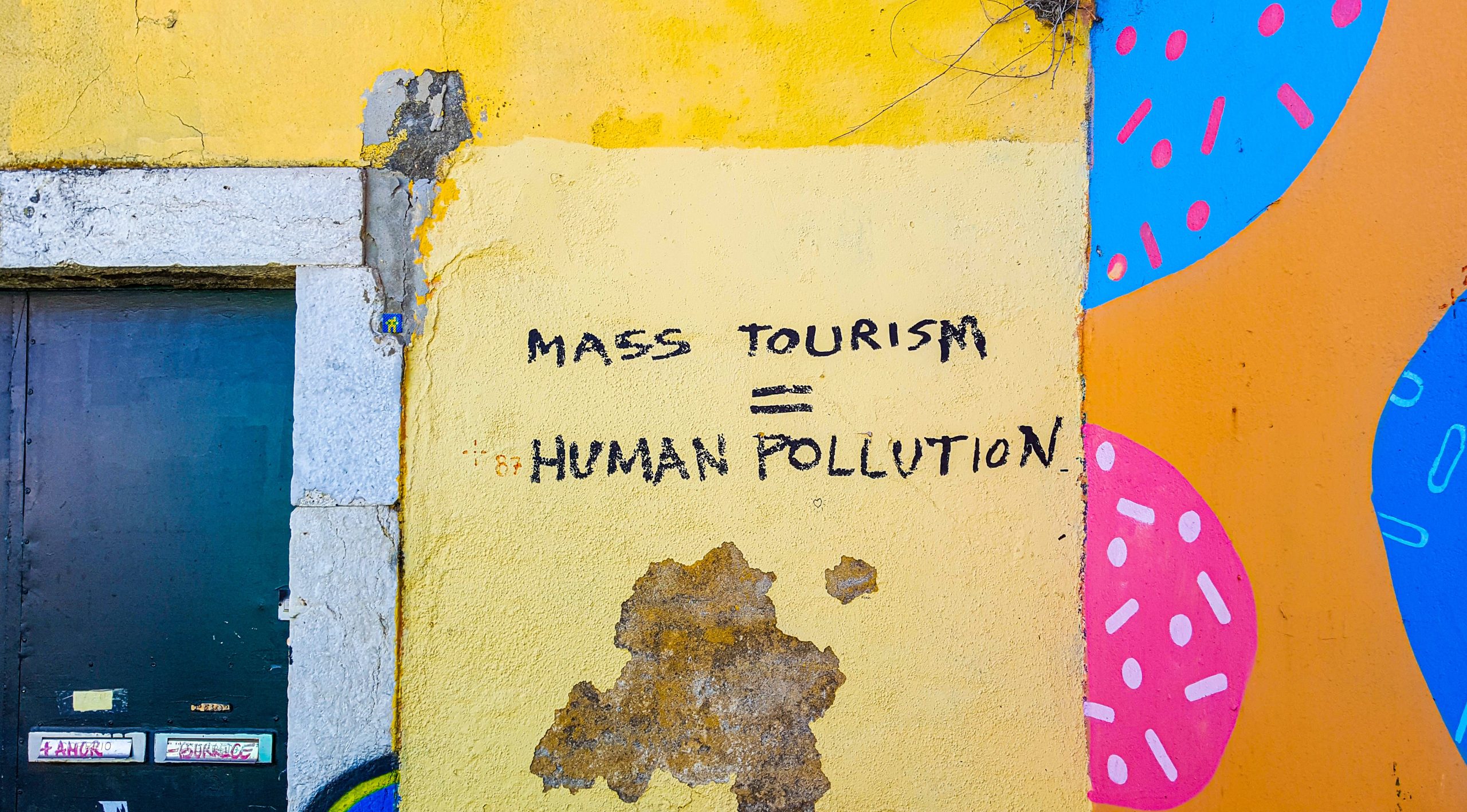 Overtourism: 4 major impacts on the environment